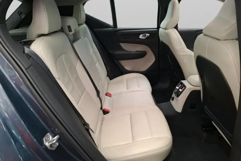 Volvo XC40 din 2021 cu 68.458 km - oferta VOL173458 - foto 7