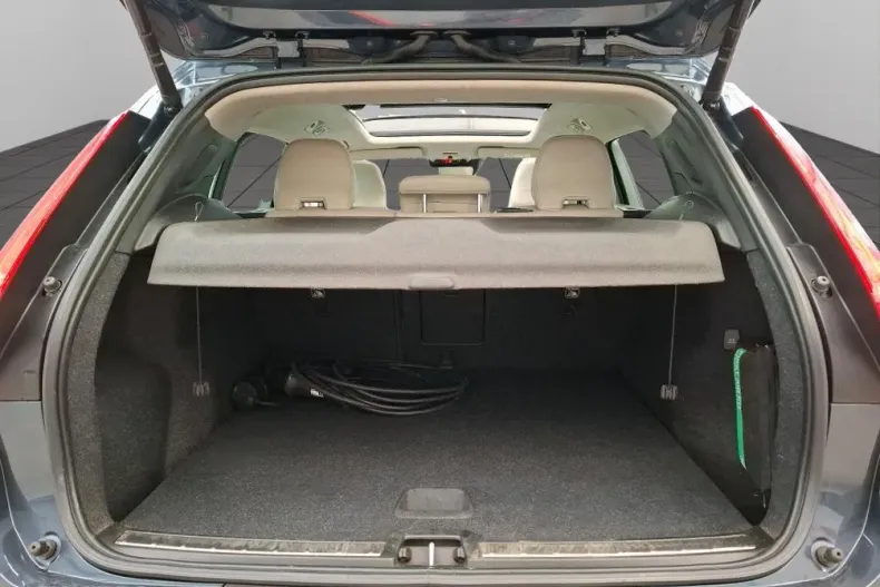 Volvo XC40 din 2021 cu 68.458 km - oferta VOL173458 - foto 10