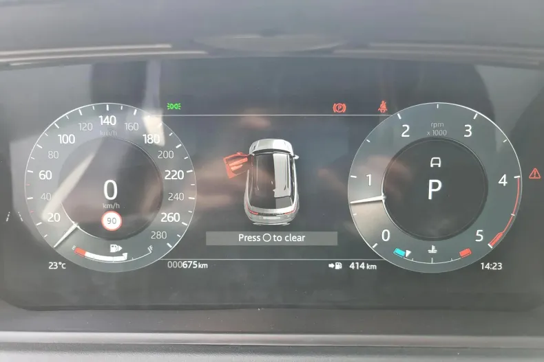 Land Rover Range Rover Velar din 2025 cu 3.700 km - oferta LAN173478 - foto 10