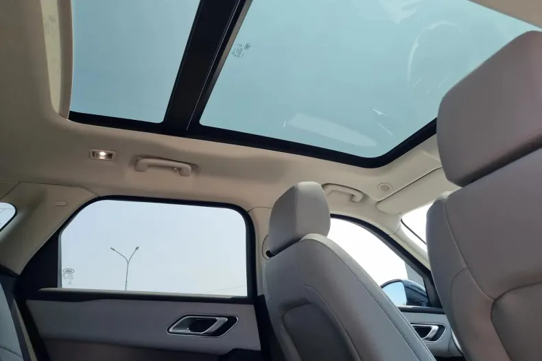 Land Rover Range Rover Velar din 2025 cu 3.700 km - oferta LAN173478 - foto 23