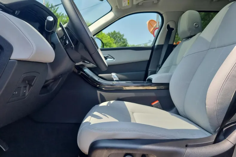 Land Rover Range Rover Velar din 2025 cu 3.700 km - oferta LAN173478 - foto 24