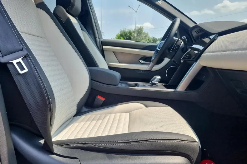 Land Rover Discovery Sport din 2024 cu 3.800 km - oferta LAN173480 - foto 11