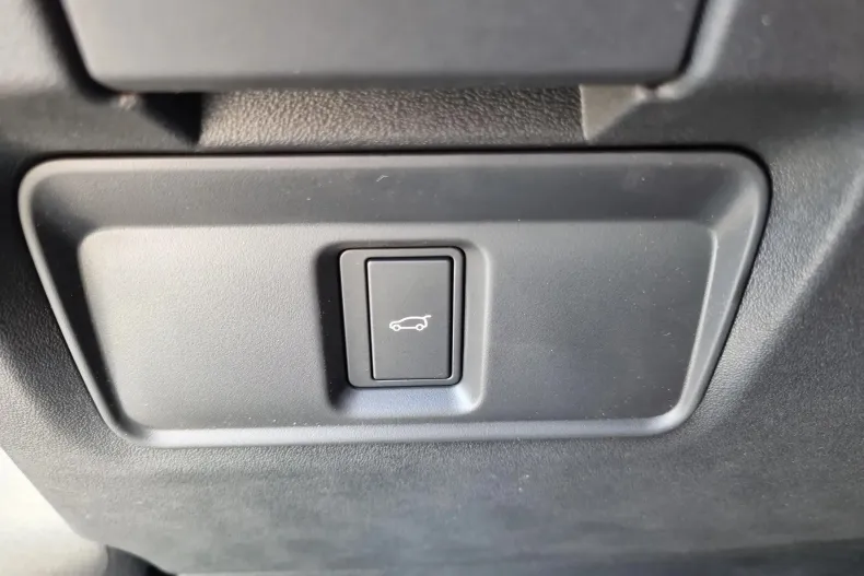 Land Rover Discovery Sport din 2024 cu 3.800 km - oferta LAN173480 - foto 15