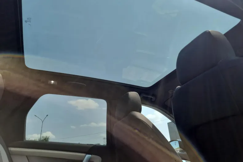 Land Rover Discovery Sport din 2024 cu 3.800 km - oferta LAN173480 - foto 23