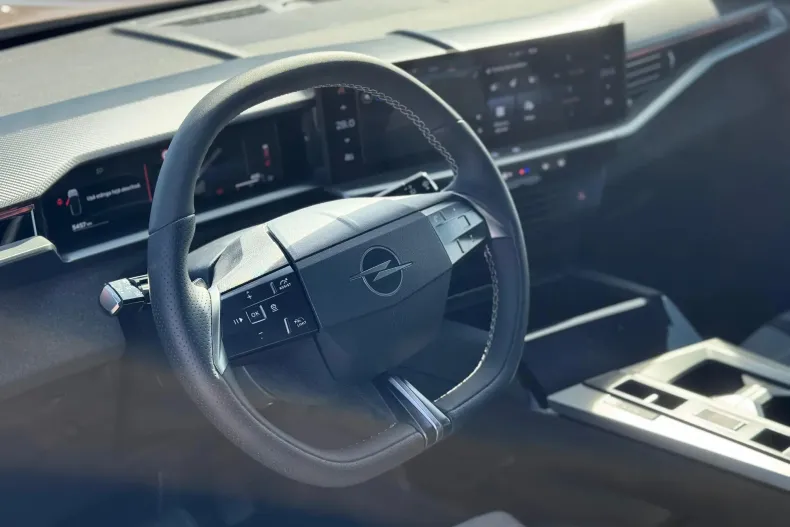 Opel Grandland din 2024 cu 7.700 km - oferta OPE173490 - foto 3