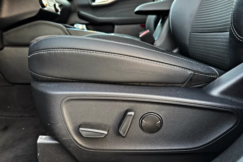 Ford Kuga din 2022 cu 142.043 km - oferta FOR173509 - foto 33