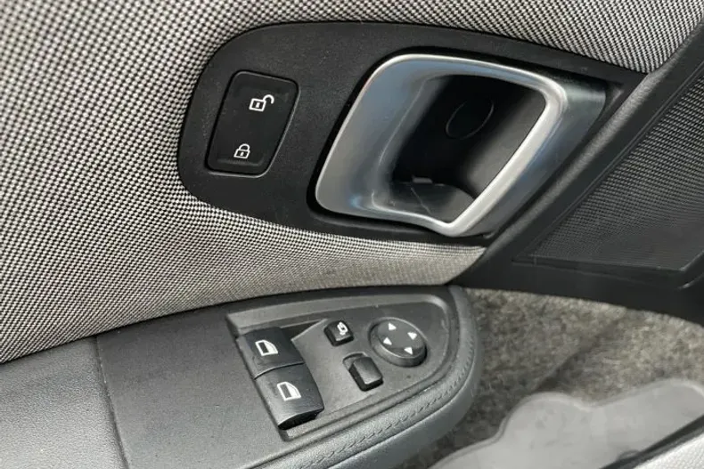 BMW i3 din 2022 cu 67.900 km - oferta BMW173512 - foto 7