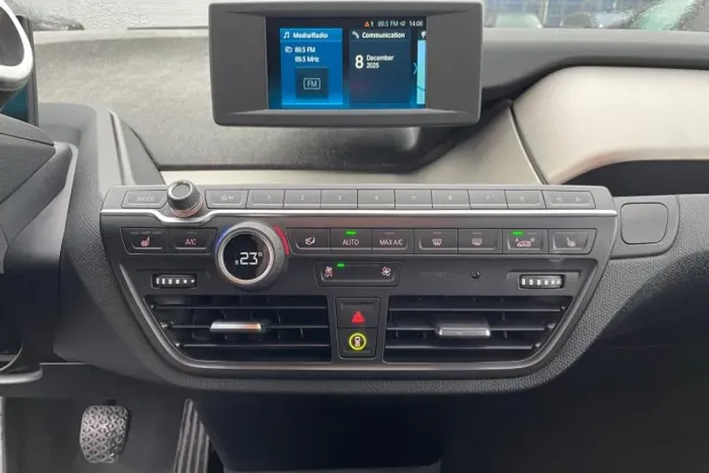 BMW i3 din 2022 cu 67.900 km - oferta BMW173512 - foto 12