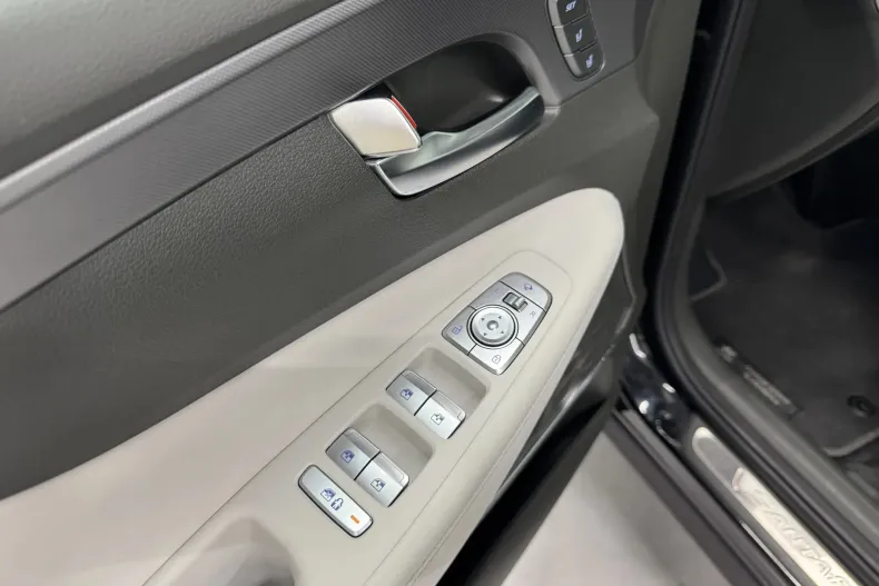 Hyundai SANTA FE din 2021 cu 59.600 km - oferta HYU173515 - foto 7