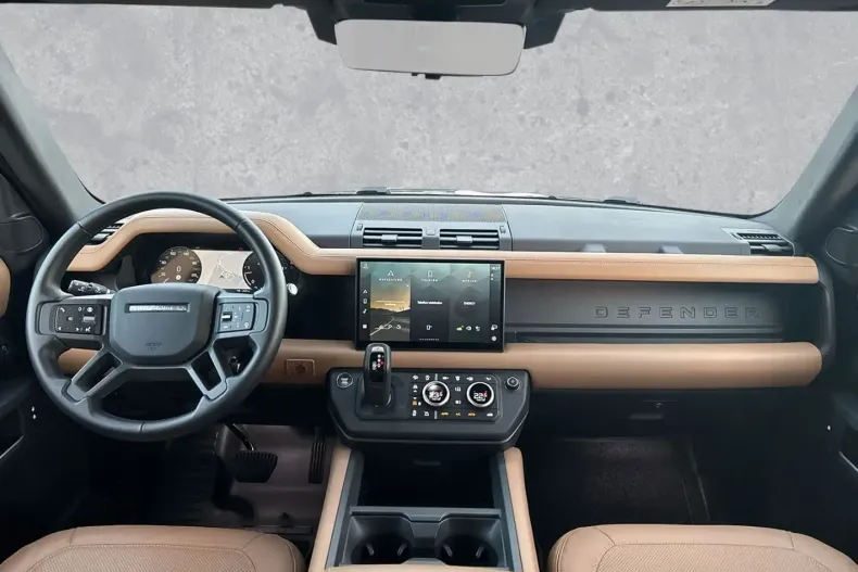 Land Rover Defender din 2024 cu 13.950 km - oferta LAN173532 - foto 4