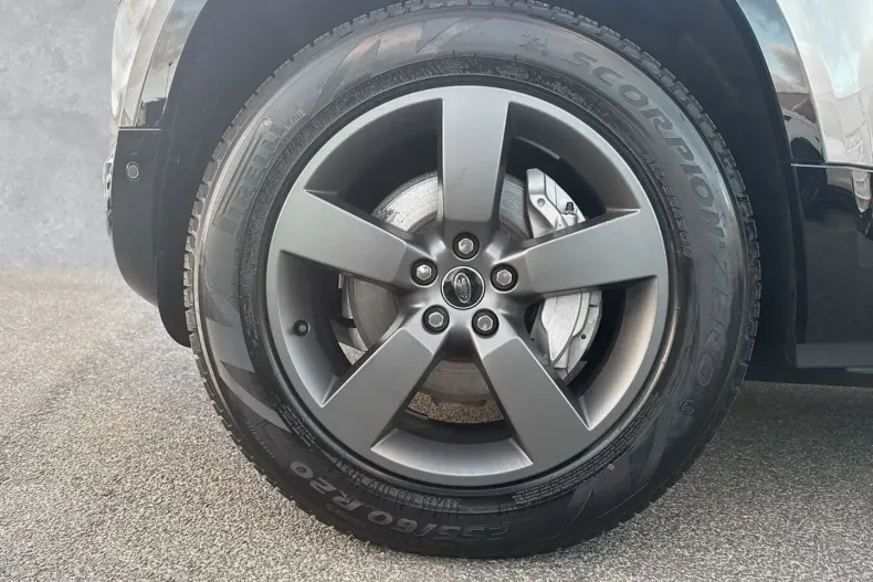 Land Rover Defender din 2024 cu 13.950 km - oferta LAN173532 - foto 9