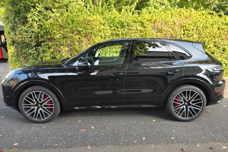 Porsche Cayenne din 2024 cu 23.520 km - oferta POR173549 - foto 3