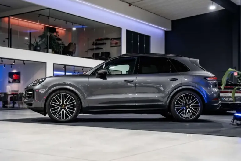 Porsche Cayenne din 2024 cu 34.430 km - oferta POR173563 - foto 2