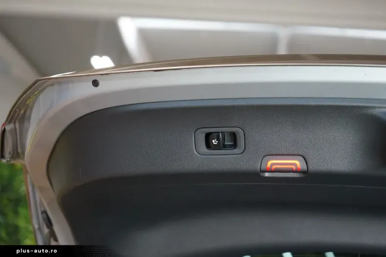 Mercedes-Benz GLC 220 din 2024 cu 14.497 km - oferta MER173568 - foto 19