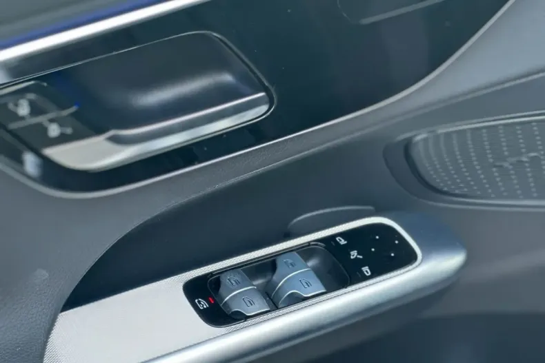 Mercedes-Benz GLC 220 din 2025 cu 11.000 km - oferta MER173570 - foto 15