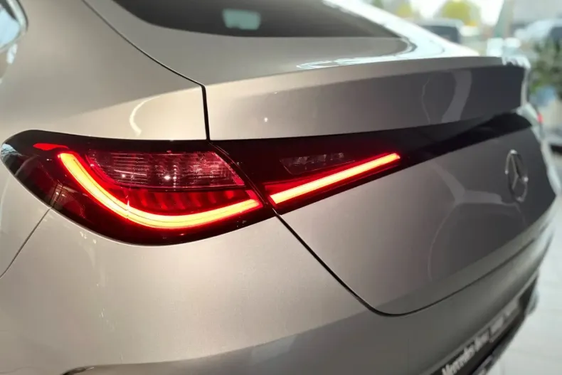 Mercedes-Benz GLC 300 din 2023 cu 10.286 km - oferta MER173578 - foto 15