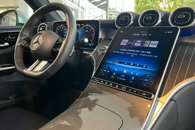 Mercedes-Benz GLC 300 din 2023 cu 10.286 km - oferta MER173578 - foto 26