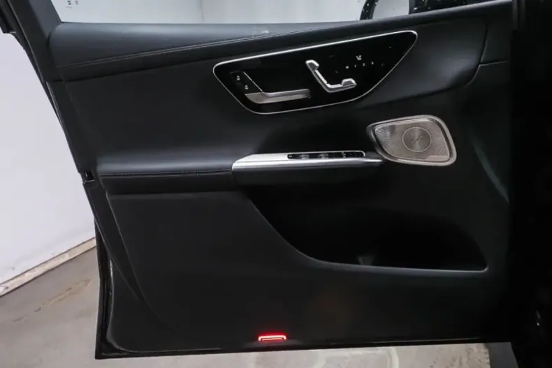 Mercedes-Benz GLC 220 din 2024 cu 14.999 km - oferta MER173587 - foto 9