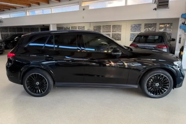 Mercedes-Benz GLC 220 din 2024 cu 19.997 km - oferta MER173592 - foto 6