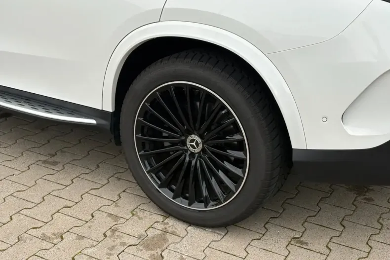 Mercedes-Benz GLC 220 din 2025 cu 17.600 km - oferta MER173596 - foto 9