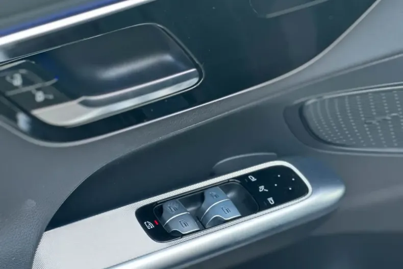 Mercedes-Benz GLC 220 din 2025 cu 20.000 km - oferta MER173597 - foto 15