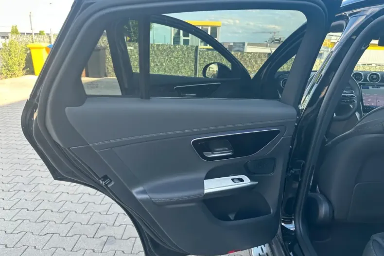 Mercedes-Benz GLC 220 din 2025 cu 20.000 km - oferta MER173597 - foto 19