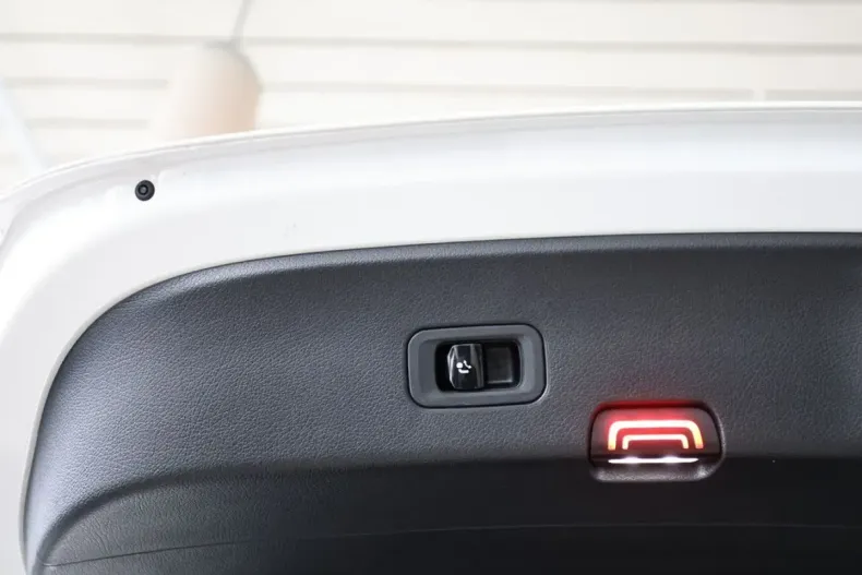 Mercedes-Benz GLC 300 din 2023 cu 19.987 km - oferta MER173598 - foto 31