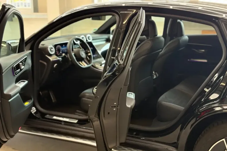 Mercedes-Benz GLC 220 din 2025 cu 11.000 km - oferta MER173599 - foto 13