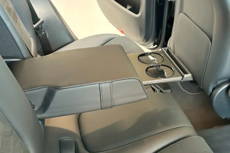 Mercedes-Benz GLC 220 din 2025 cu 11.000 km - oferta MER173599 - foto 26