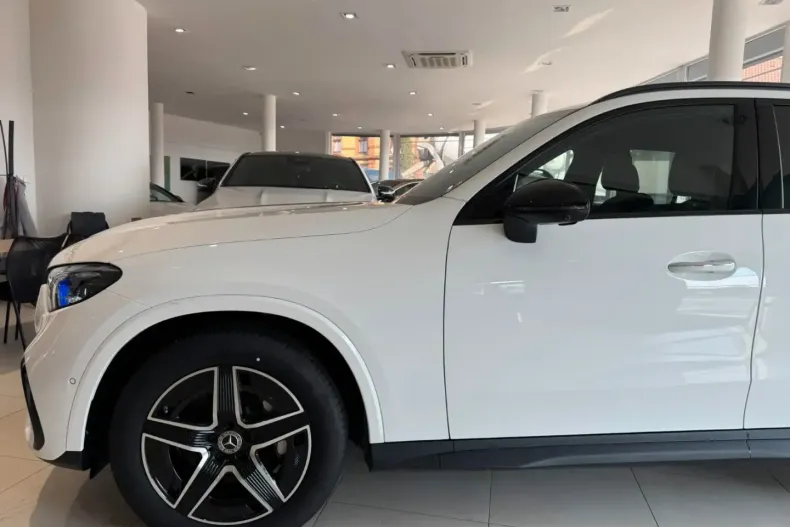Mercedes-Benz GLC 220 din 2025 cu 14.800 km - oferta MER173604 - foto 6