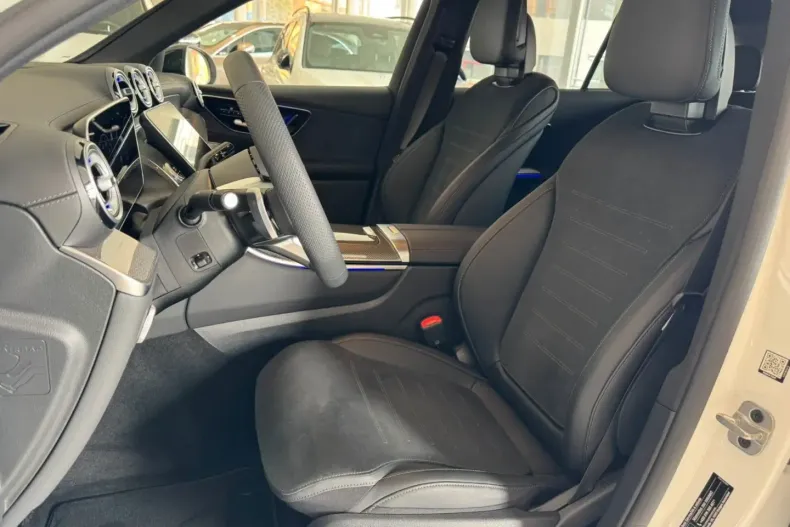 Mercedes-Benz GLC 220 din 2025 cu 14.800 km - oferta MER173604 - foto 12