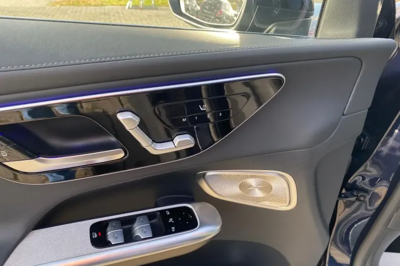 Mercedes-Benz GLC 300 din 2023 cu 6.764 km - oferta MER173609 - foto 12