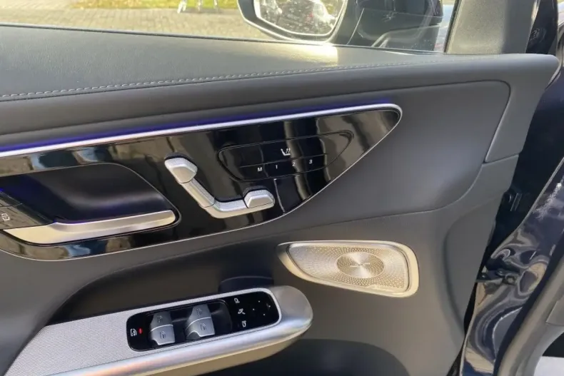 Mercedes-Benz GLC 300 din 2023 cu 6.764 km - oferta MER173610 - foto 10