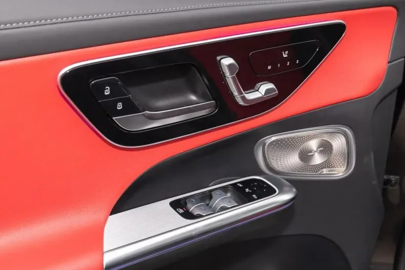 Mercedes-Benz GLC 200 din 2024 cu 9.040 km - oferta MER173613 - foto 5