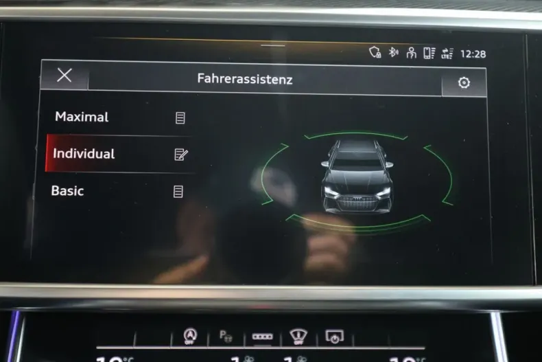 Audi RS6 din 2024 cu 9.999 km - oferta AUD173615 - foto 13