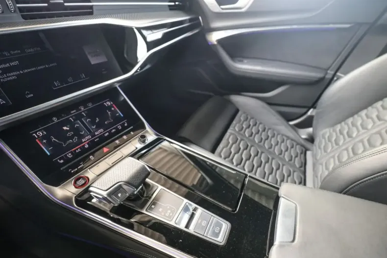 Audi RS6 din 2024 cu 9.999 km - oferta AUD173615 - foto 16