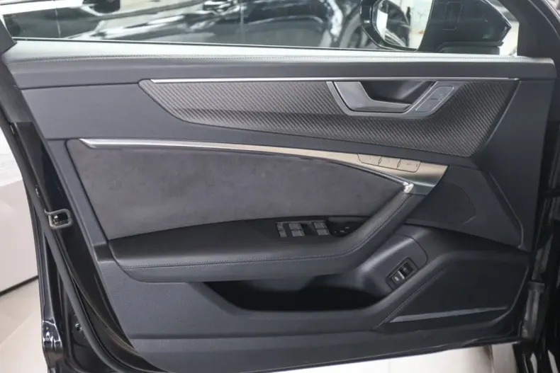 Audi RS6 din 2024 cu 9.999 km - oferta AUD173615 - foto 25