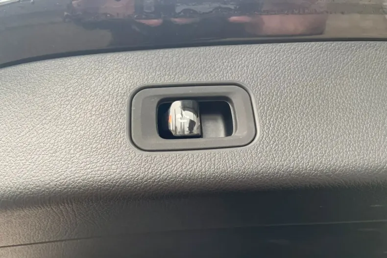 Mercedes-Benz GLC 300 din 2025 cu 23.650 km - oferta MER173620 - foto 8