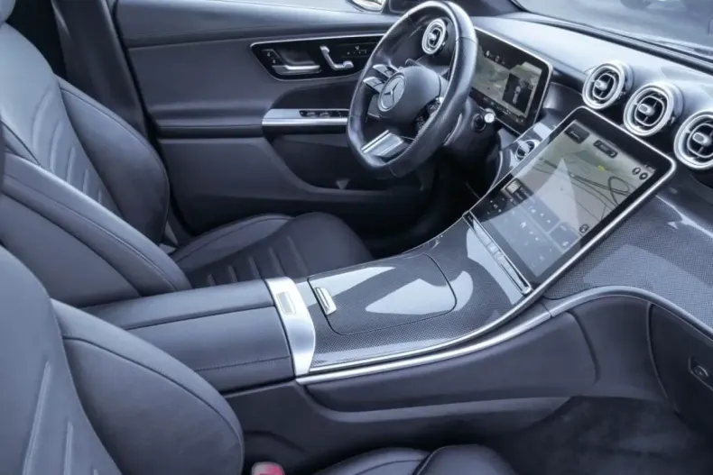 Mercedes-Benz GLC 300 din 2023 cu 67.660 km - oferta MER173622 - foto 4