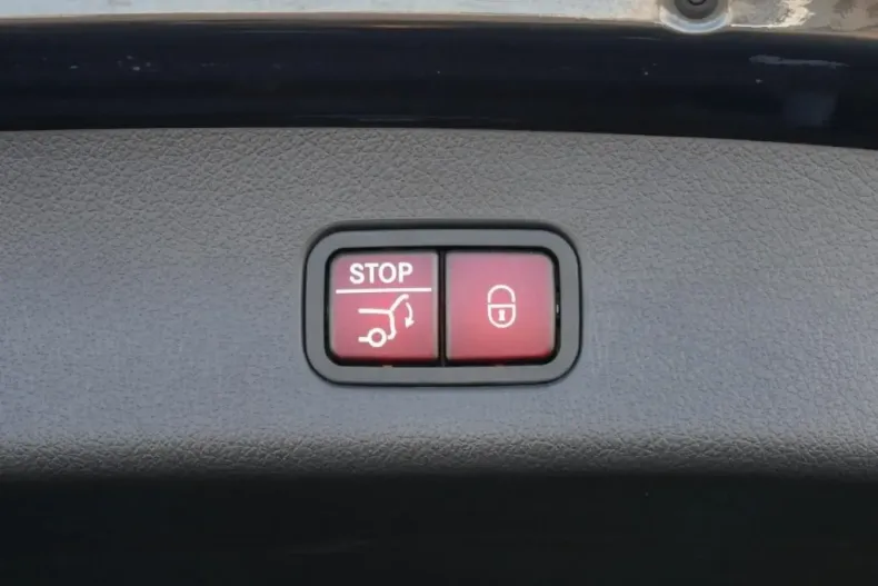 Mercedes-Benz GLC 300 din 2023 cu 67.660 km - oferta MER173622 - foto 16