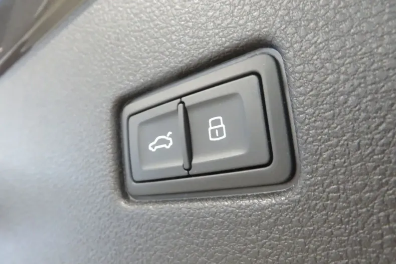 Audi Q8 din 2022 cu 29.660 km - oferta AUD173624 - foto 19