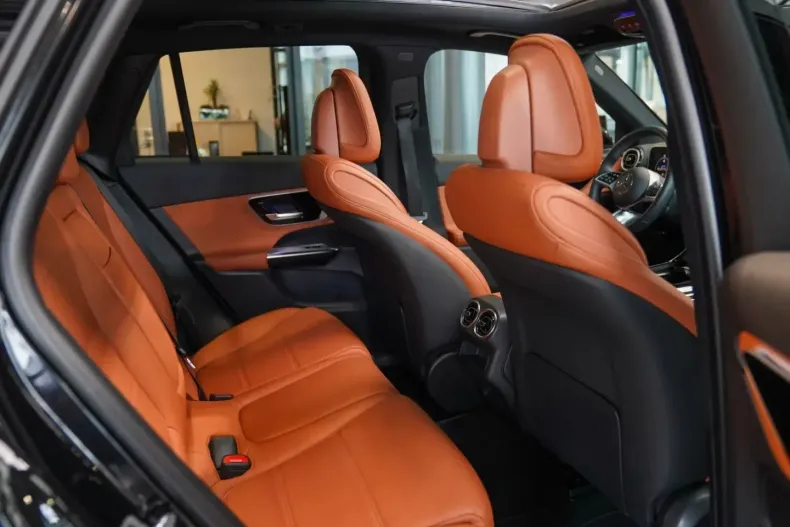 Mercedes-Benz GLC 300 din 2023 cu 17.572 km - oferta MER173627 - foto 17