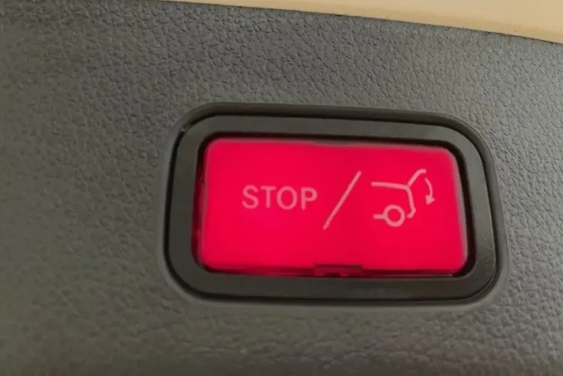 Mercedes-Benz GLC 300 din 2025 cu 13.473 km - oferta MER173628 - foto 8