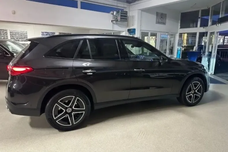 Mercedes-Benz GLC 220 din 2024 cu 29.997 km - oferta MER173629 - foto 9