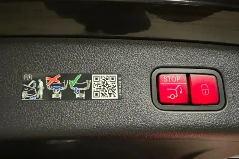 Mercedes-Benz GLC 220 din 2024 cu 29.997 km - oferta MER173629 - foto 11