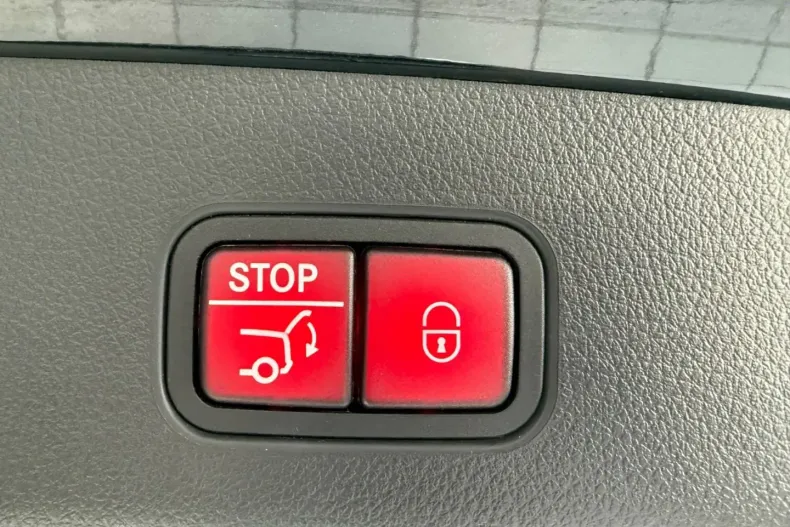 Mercedes-Benz GLC 300 din 2023 cu 80.000 km - oferta MER173642 - foto 18