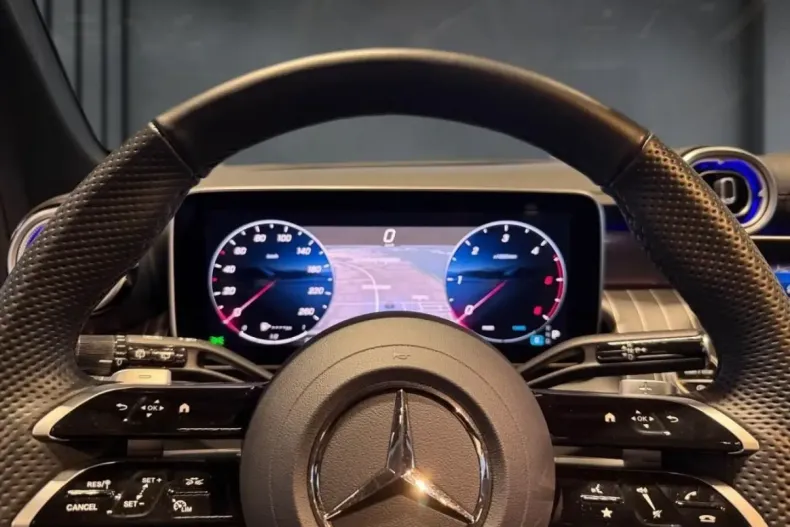 Mercedes-Benz GLC 220 din 2024 cu 11.640 km - oferta MER173643 - foto 7