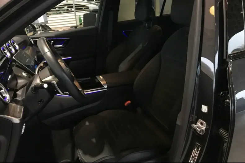 Mercedes-Benz GLC 200 din 2024 cu 8.590 km - oferta MER173645 - foto 5