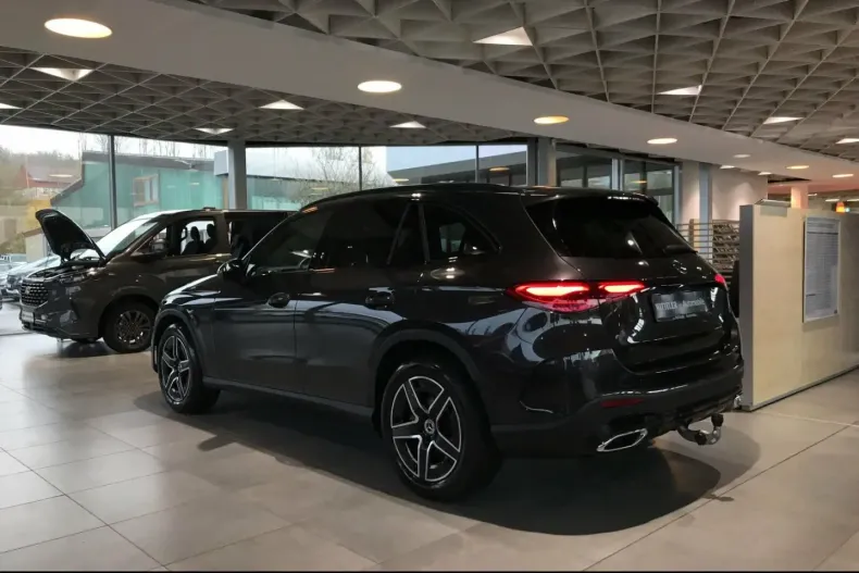 Mercedes-Benz GLC 200 din 2024 cu 8.590 km - oferta MER173645 - foto 11