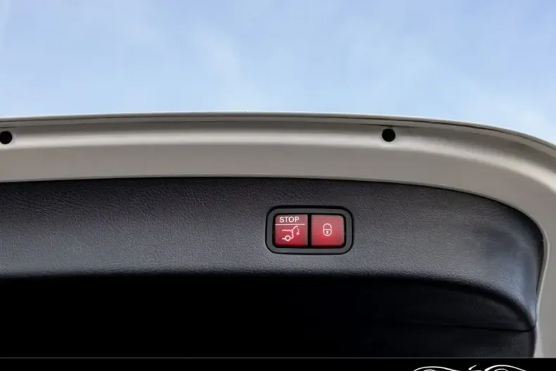 Mercedes-Benz GLC 220 din 2023 cu 30.827 km - oferta MER173648 - foto 8